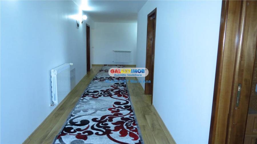 Casă cu 7 camere cu Teren 10000 Mp în Central