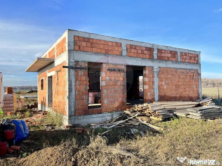Casă cu 4 camere cu Teren 625 Mp în Ștefăneștii de Jos