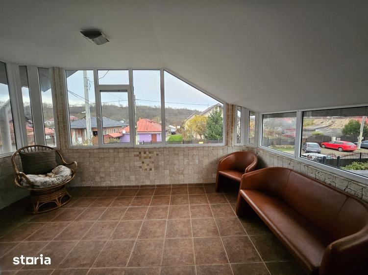 Casă cu 4 camere cu Teren 400 Mp în Șerbănești
