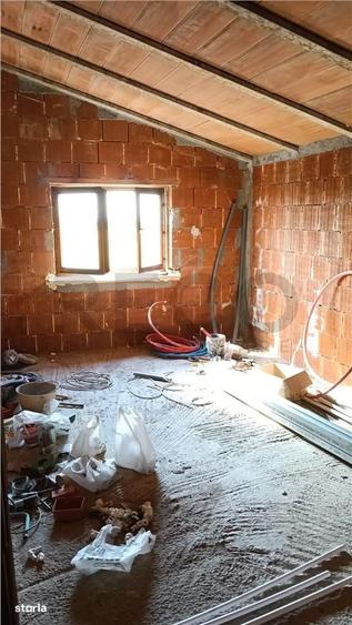 Casă cu 4 camere cu Teren 1000 Mp în Nojorid