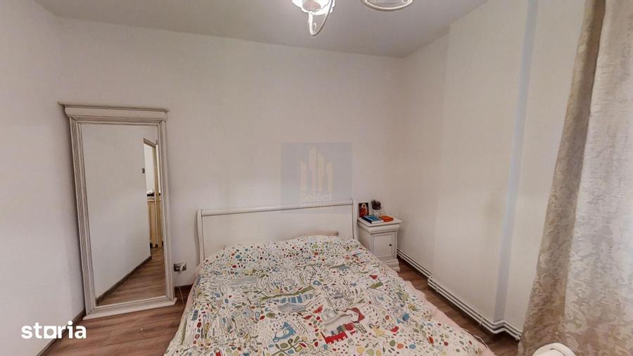 Apartament cu 3 camere semidecomandat în Brezoianu