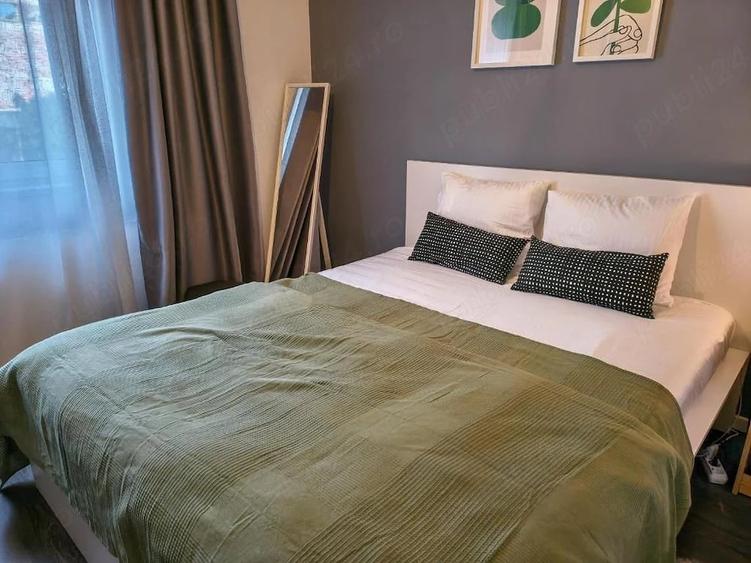 Apartament cu 3 camere decomandat în P-ța Maria