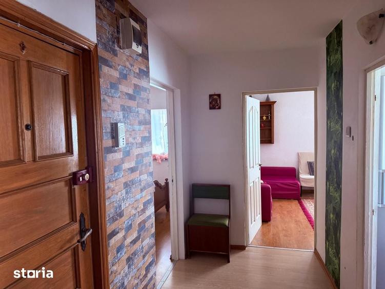 Apartament cu 3 camere decomandat în Burdujeni
