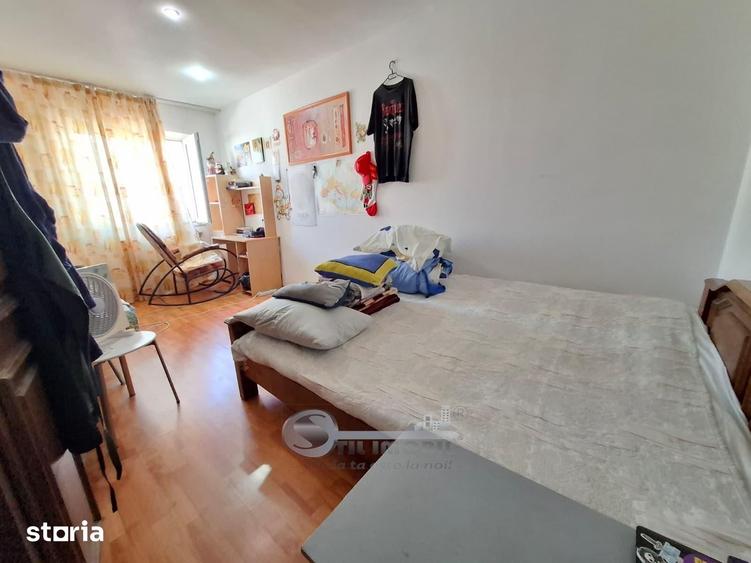 Apartament cu 2 camere decomandat în Nicolina