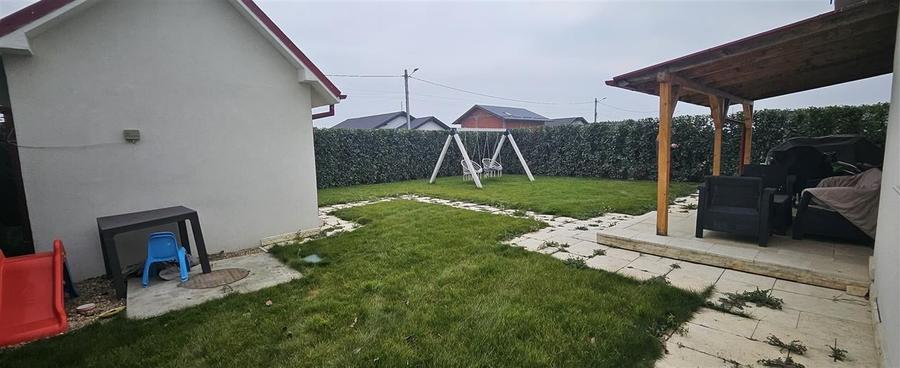 Casă individuală cu 4 camere cu Canalizare în Sântandrei