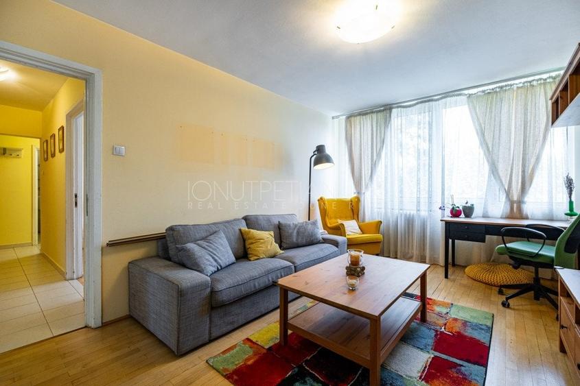 Apartament cu 3 camere semidecomandat, mobilat în Arcul de Triumf