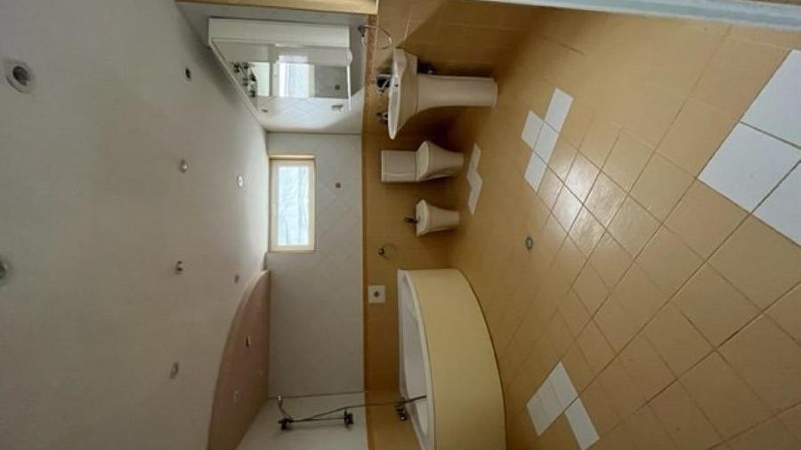 Casă individuală cu 6 camere cu Teren 370 Mp în Nord
