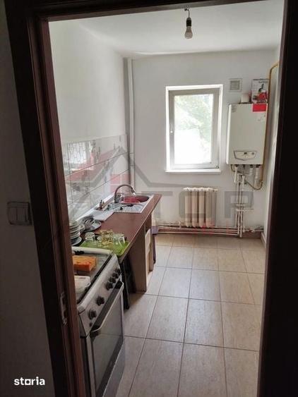 Apartament cu 3 camere semidecomandat în Dacia