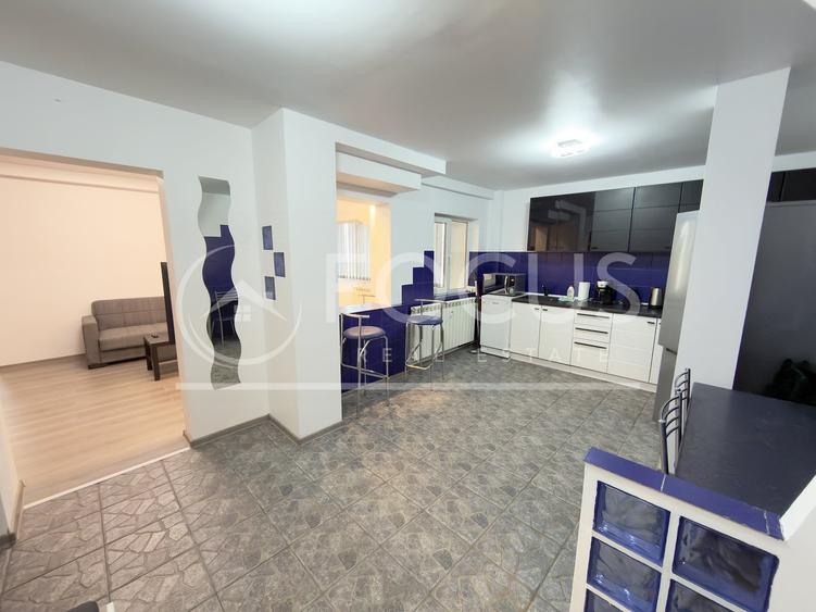 Apartament cu 3 camere semidecomandat, mobilat în Ștefan cel Mare