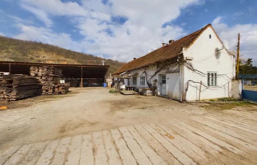 Spațiu comercial, de 1,280 mp, în Șoimoș