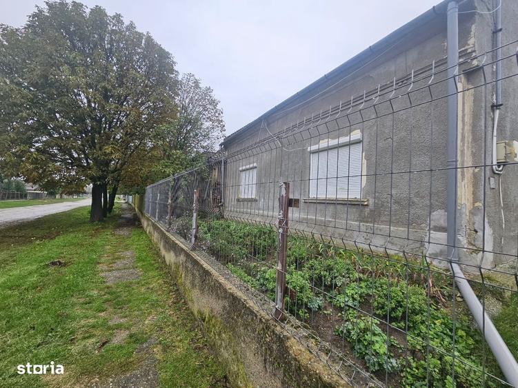 Casă cu 3 camere în Vășad