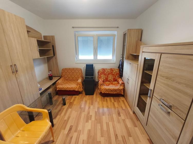 Duplex cu 7 camere cu Canalizare în Chișoda