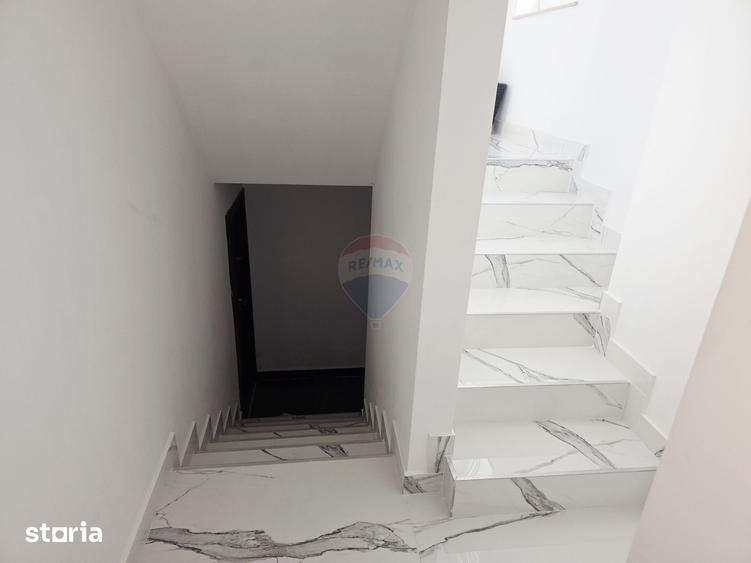 Apartament cu 5 camere în Precista