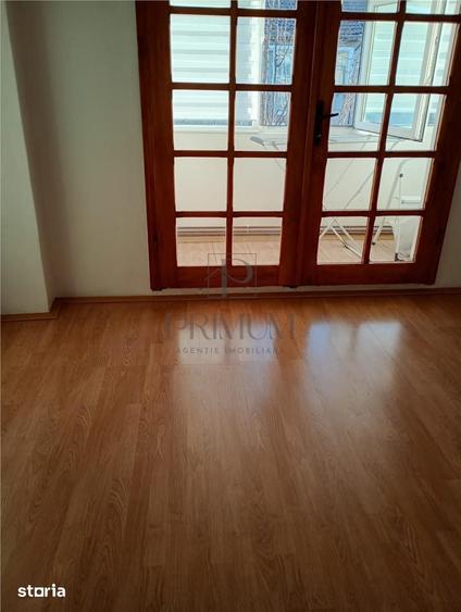 Apartament cu 3 camere decomandat în Bucovina