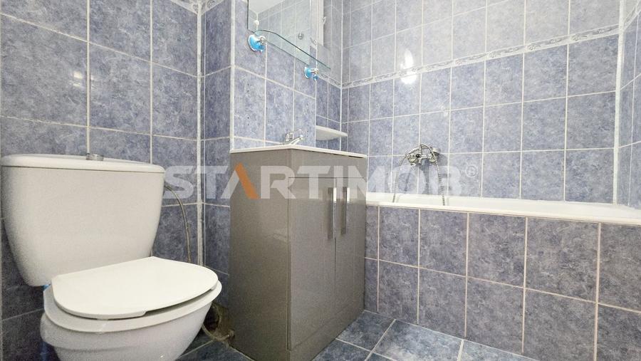 Apartament cu 3 camere decomandat, mobilat în Vlahuță