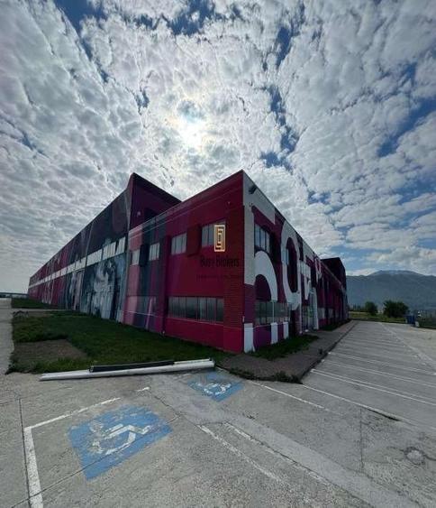 Spațiu industrial, de 2,400 mp, în Central