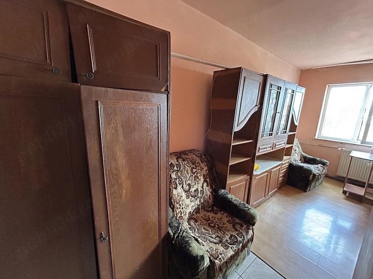Garsonieră semidecomandată în Grădiște