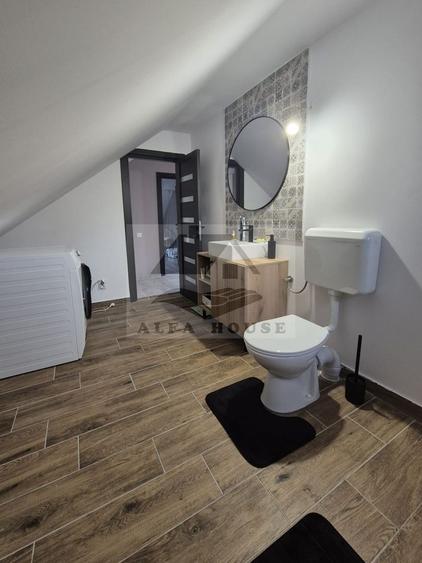 Apartament cu 4 camere decomandat, mobilat în Tractorul