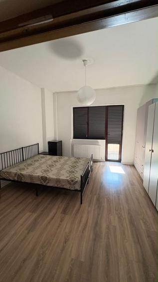 Apartament cu 3 camere în Calea Victoriei