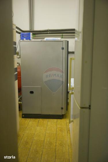 Casă cu 7 camere cu Teren 3093 Mp în Girov