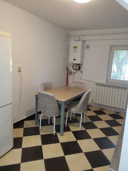 Apartament cu 2 camere semidecomandat în Poarta 6