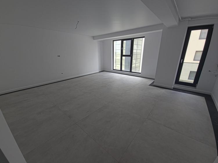 Apartament cu 2 camere decomandat în Tomis Plus