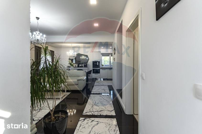 Casă cu 5 camere cu Teren 440 Mp în Bartolomeu
