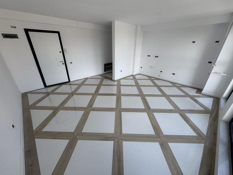 Apartament cu 2 camere decomandat în Tomis Plus