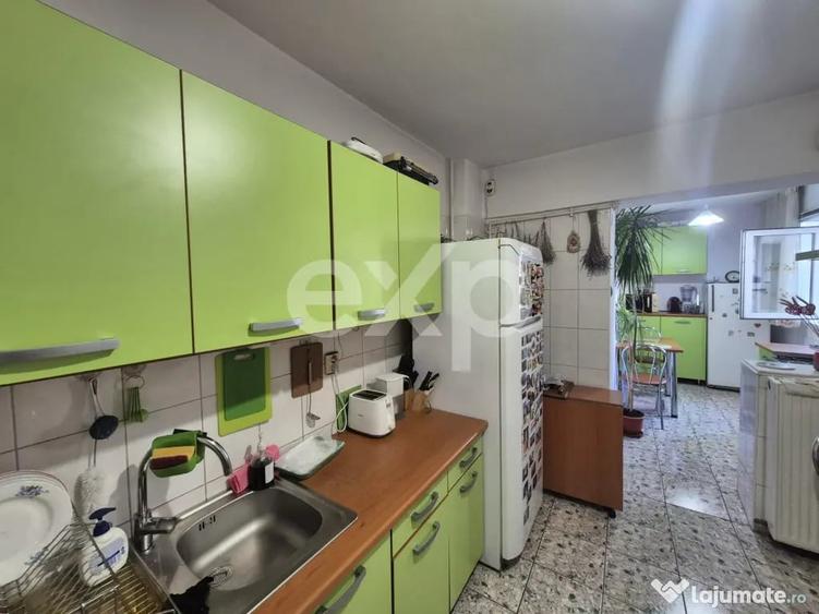Apartament cu 3 camere semidecomandat în Basarabia