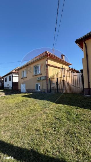 Casă cu 4 camere cu Teren 702 Mp în Axente Sever