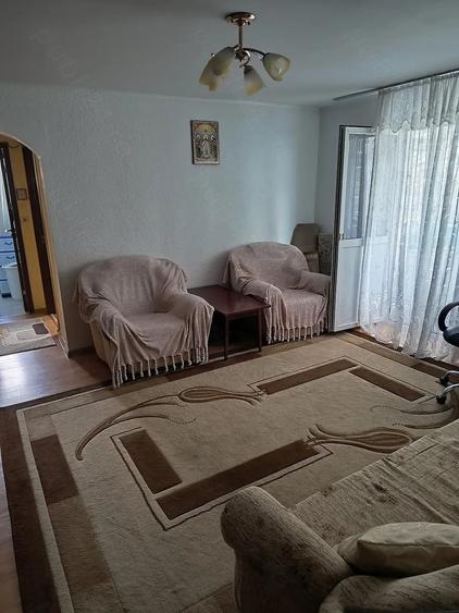 Apartament cu 2 camere semidecomandat în George Enescu