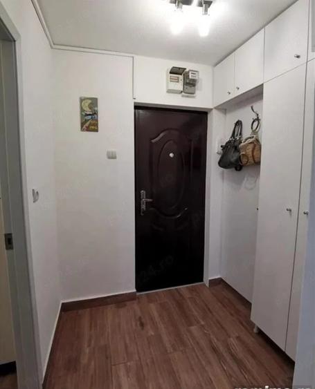 Apartament cu 2 camere semidecomandat în Boul Roșu