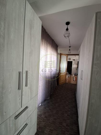 Apartament cu 3 camere decomandat, mobilat în Lazaret