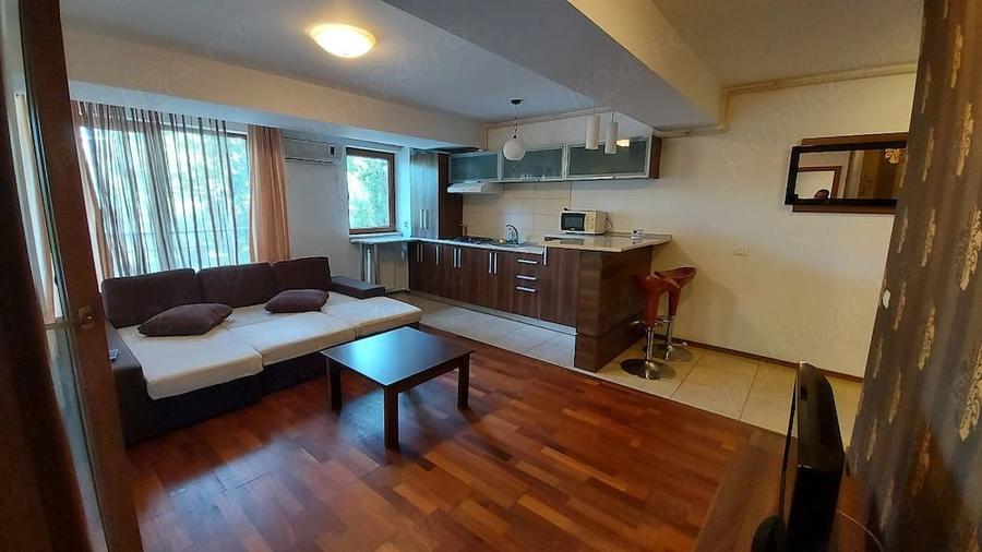Apartament cu 2 camere decomandat în City Park Mall