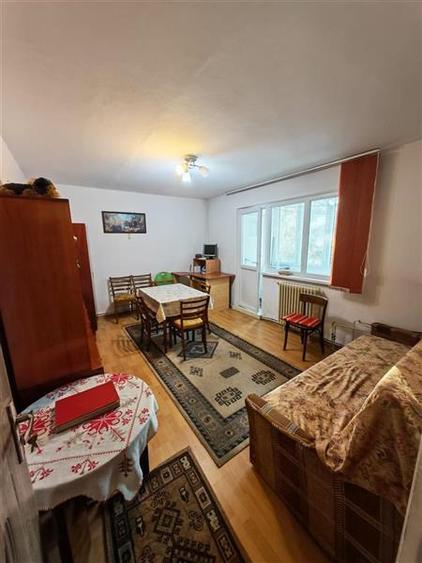 Apartament cu 4 camere semidecomandat, mobilat în Mănăștur