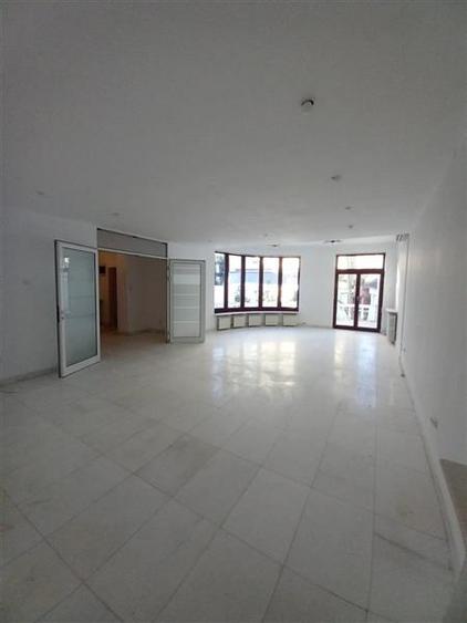 Birou, de 360 mp, în Aviației