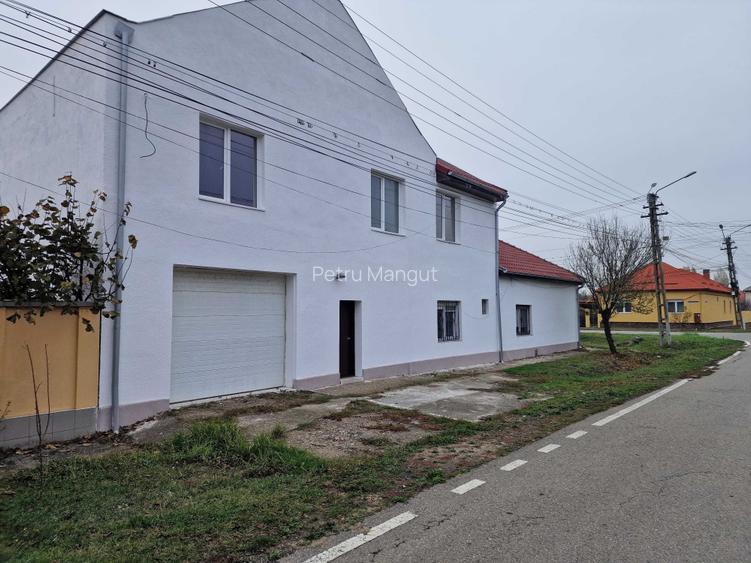 Casa cu teren de vanzare - Str. Adam Muller Guttenbrunn , ARAD