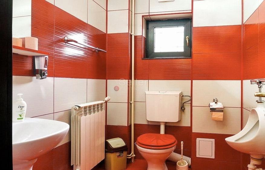 Casă individuală cu 19 camere cu Canalizare în Moieciu de Jos
