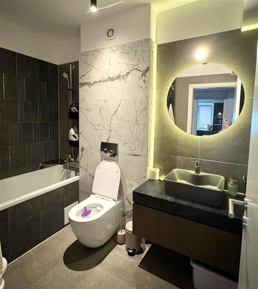Apartament cu 3 camere decomandat, mobilat în 13 Decembrie