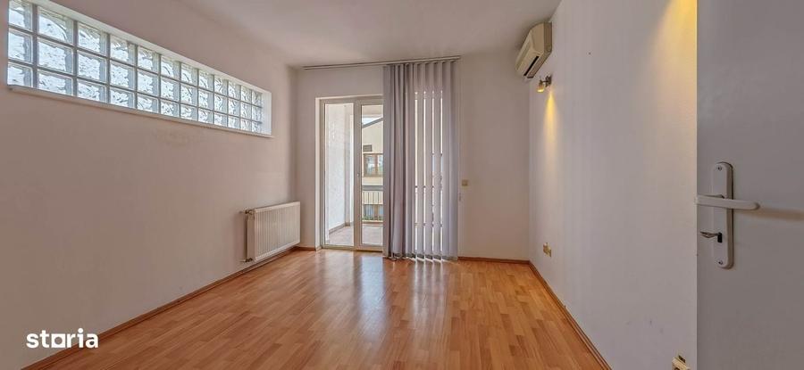 Casă cu 4 camere în Floreasca