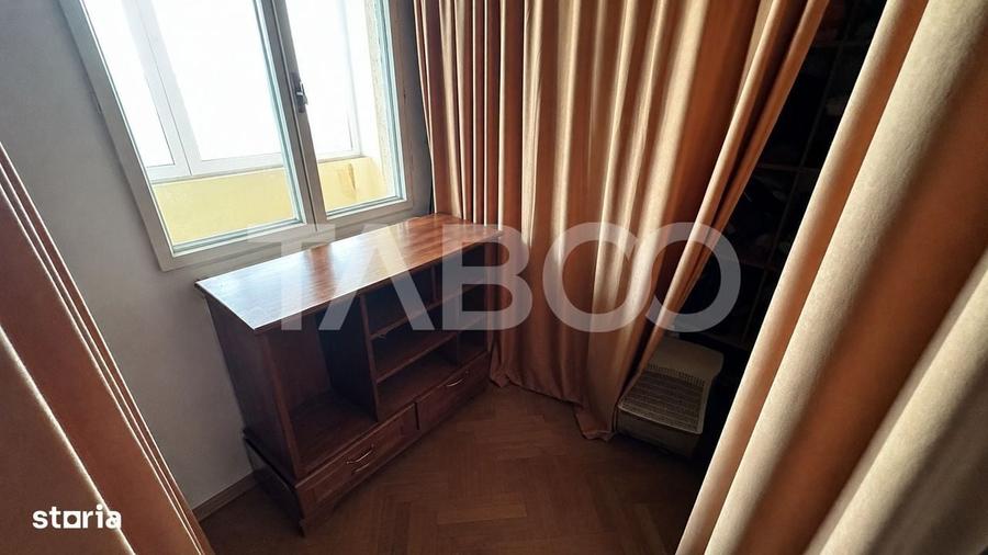 Apartament cu 4 camere decomandat în Ștrand — fotografia 3