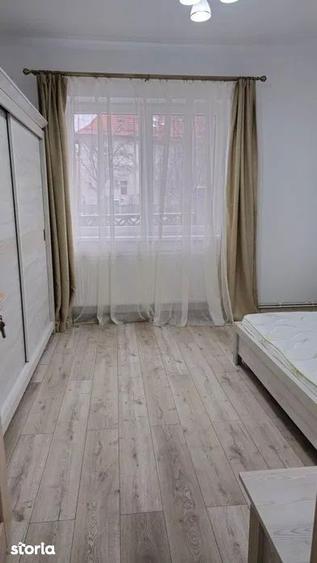 Apartament cu 2 camere decomandat în Cornișa