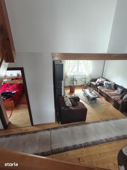 Casă cu 5 camere cu Teren 425 Mp în Sadu
