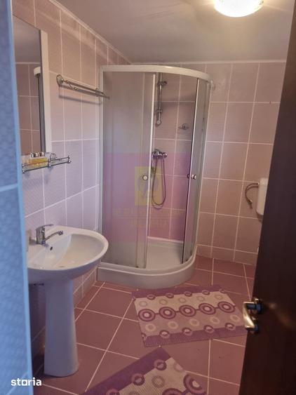 Casă cu 5 camere cu Teren 2875 Mp în Roata de Jos