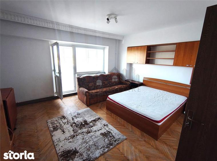 Garsonieră decomandată, mobilată în Cug