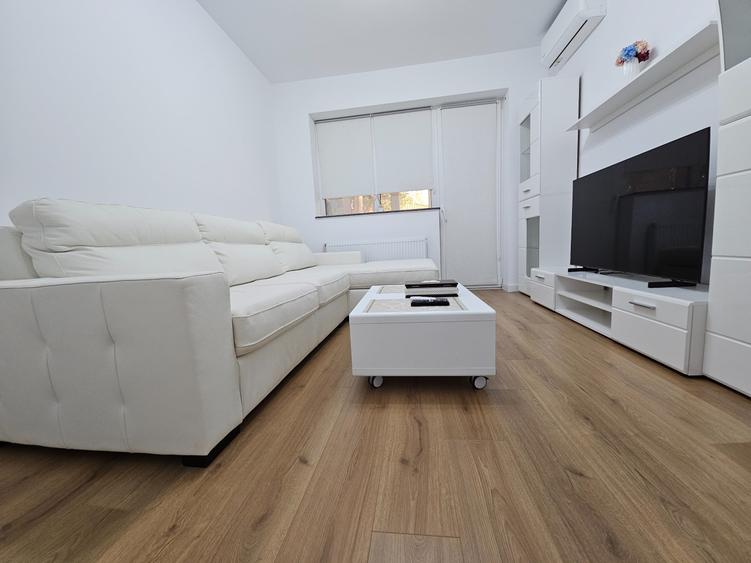 Apartament cu 2 camere decomandat în Tomis Mall