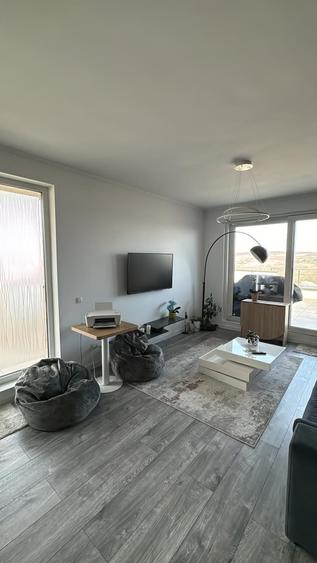 Apartament cu 3 camere decomandat în Florești