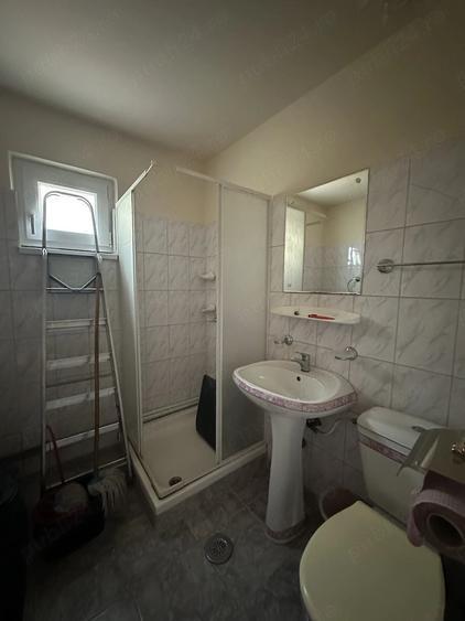 Casă cu 7 camere cu Teren 1039 Mp în Cornești