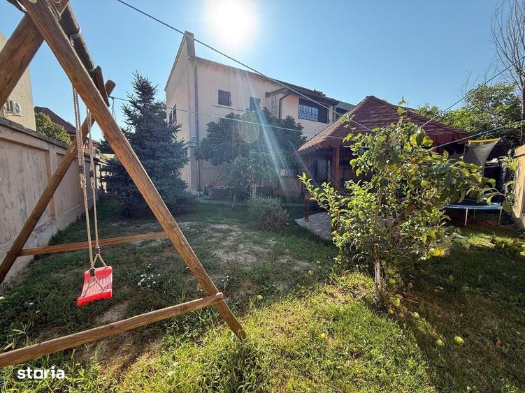 Casă cu 4 camere în Vatra Luminoasă