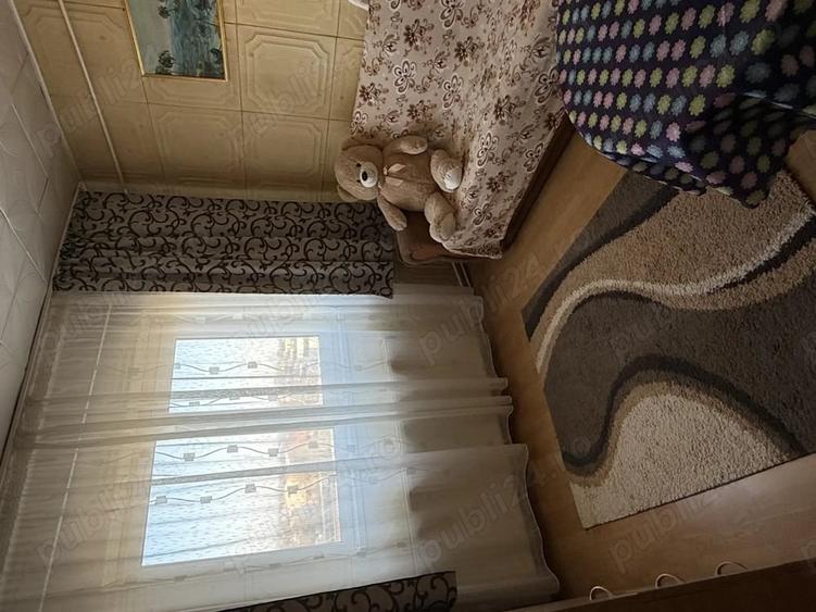 Apartament cu 4 camere semidecomandat în Central